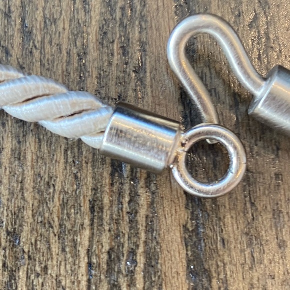 CHANEL Necklace. Spring 2008. Oversized CC logo in python skin and gold hardware - Picture 10 of 12